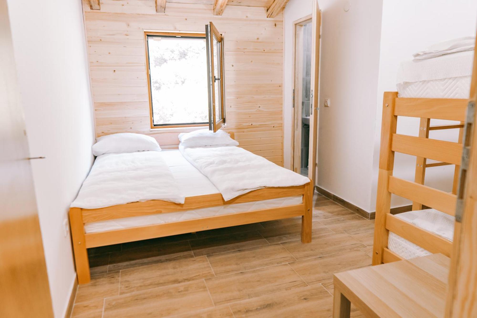 Vucja Gora Hotel Foca Buitenkant foto