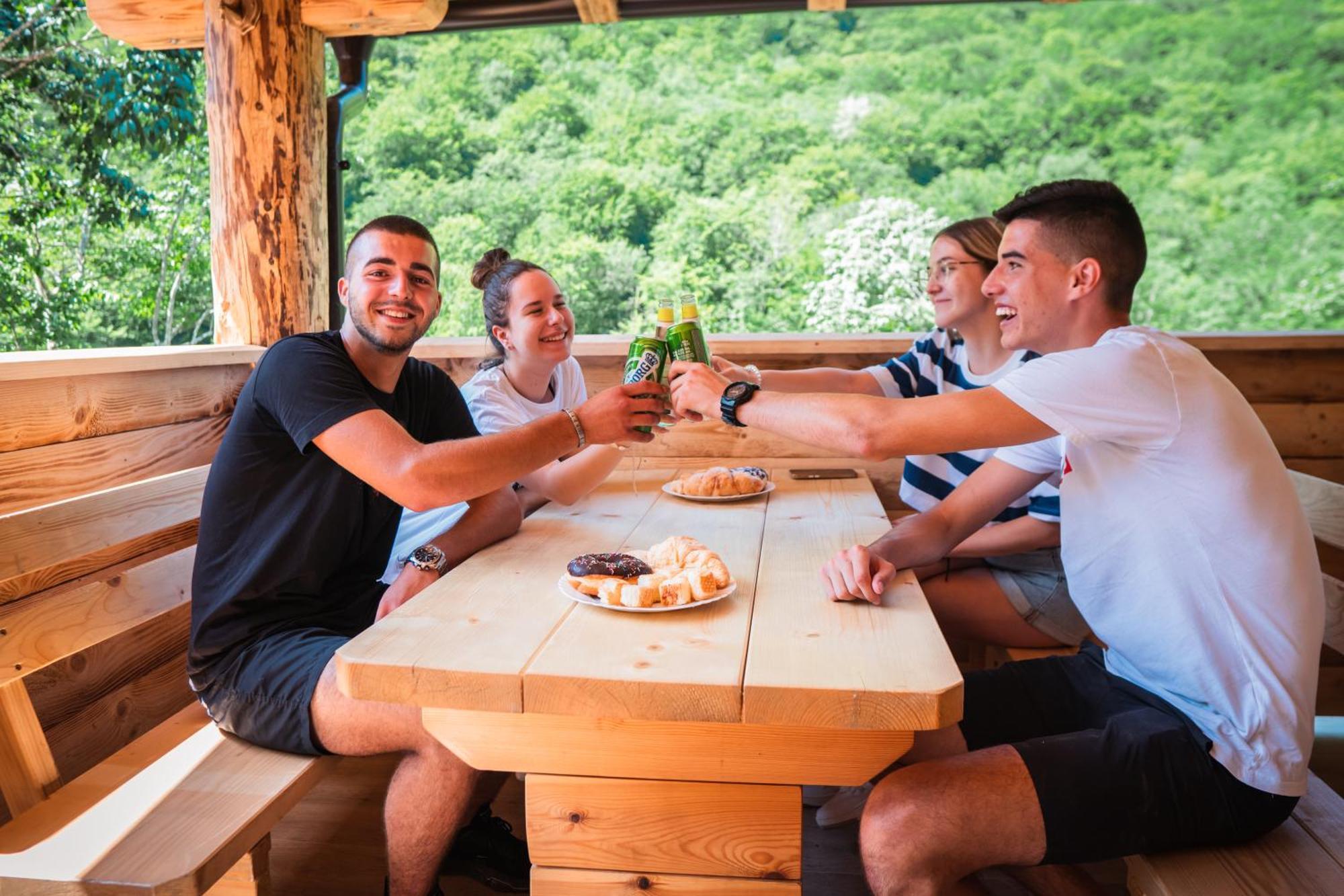 Vucja Gora Hotel Foca Buitenkant foto