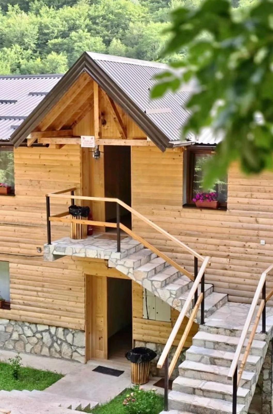Vucja Gora Hotel Foca Buitenkant foto